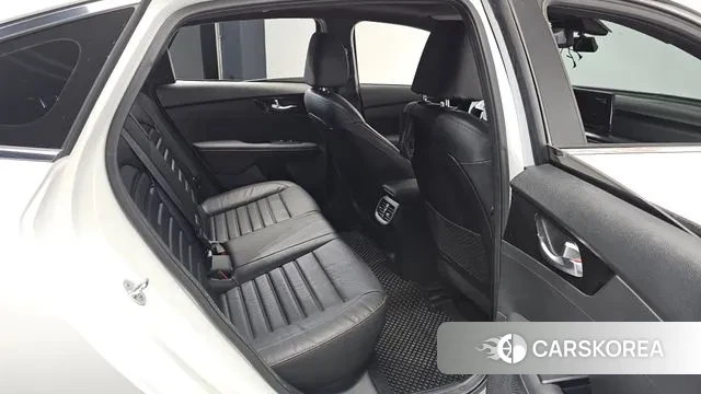 Kia The New K3 2nd generation 2022 Белый из Кореи, фото 3