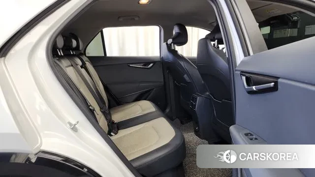 Kia Di Ol Nu Niro 2022 Белый из Кореи, фото 3