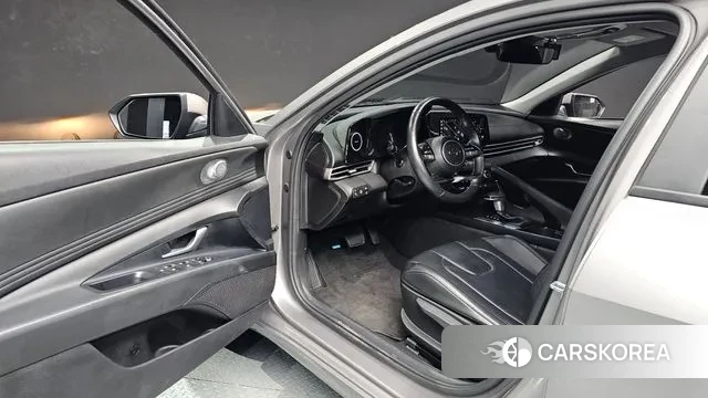 Hyundai Avante Hybrid (CN7) 2021 Серебристо-серый из Кореи, фото 3