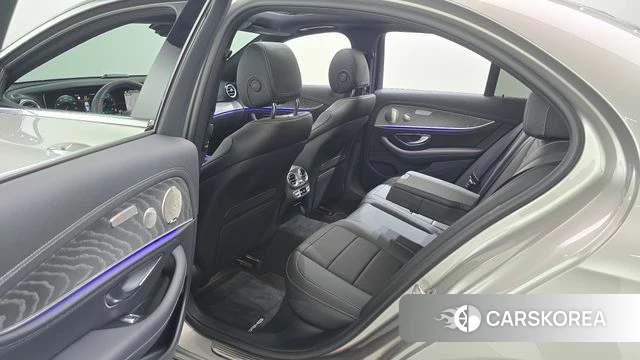 Mercedes-Benz E-Class W213 2022 Песочный из Кореи, фото 3