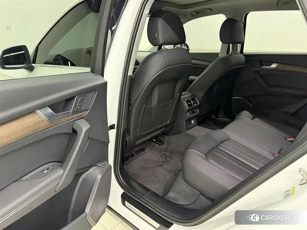 Audi Q5L 2022 Белый из Китая, фото 3
