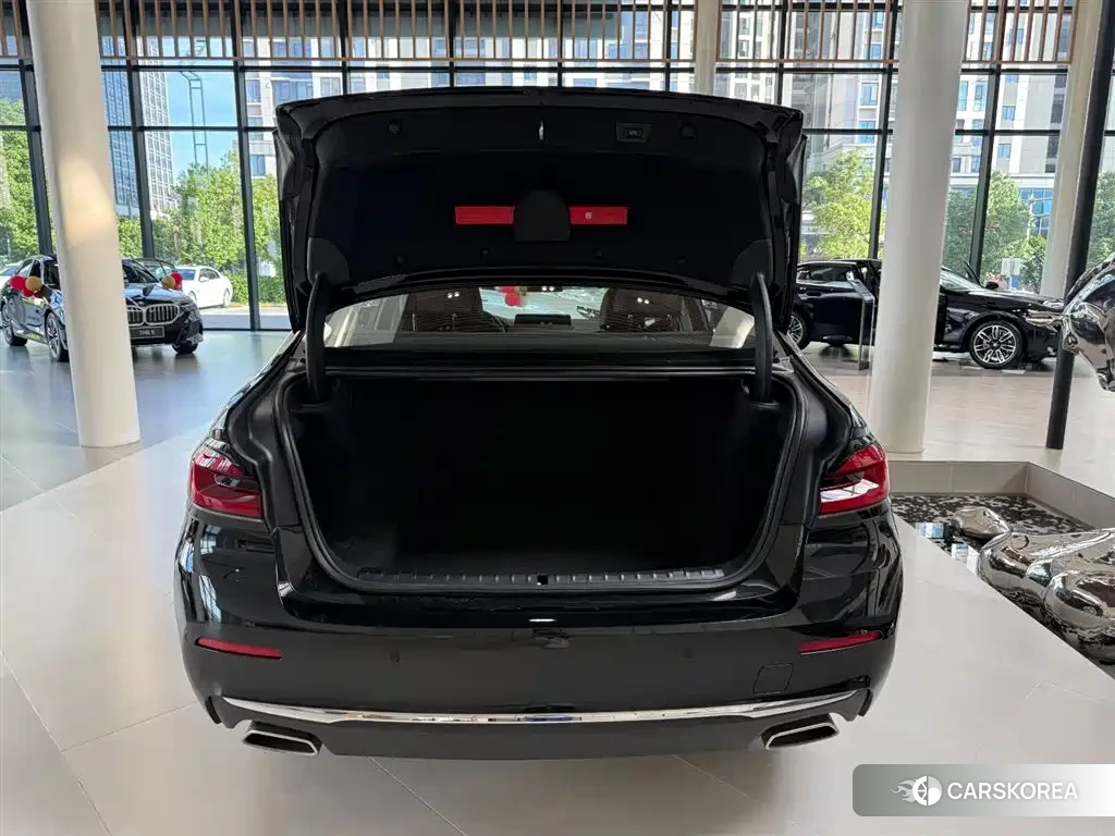 BMW 5 series 2024 Черный из Китая, фото 3