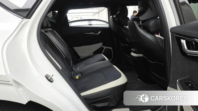 Kia EV6 2023 Белый из Кореи, фото 3