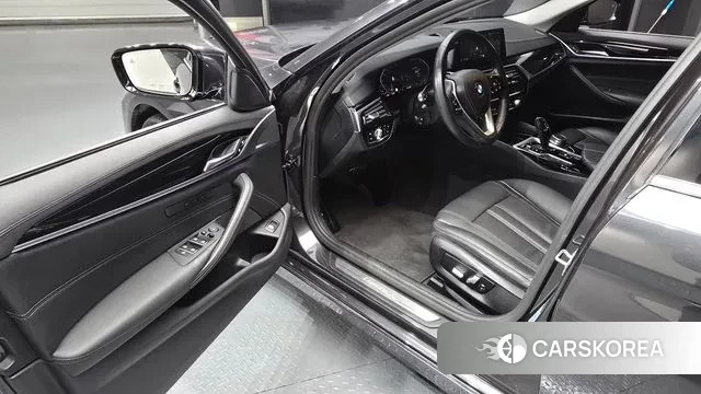 BMW 5 Series (G30) 2020 Серый из Кореи, фото 3