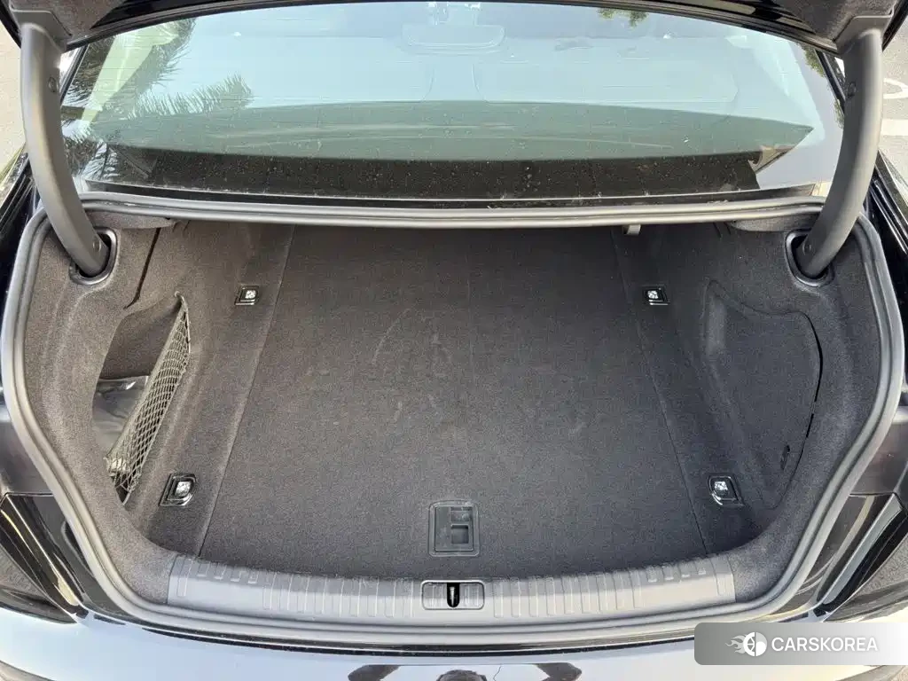 Audi A6L 2024 Черный из Китая, фото 3