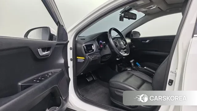 Kia Stonic 2018 Белый из Кореи, фото 3