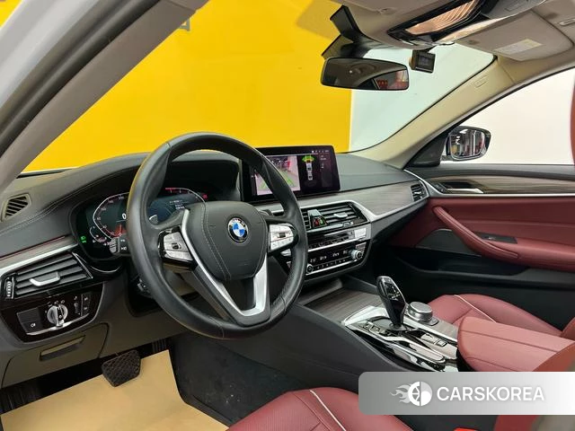 BMW 5 series 2022 Белый из Китая, фото 3
