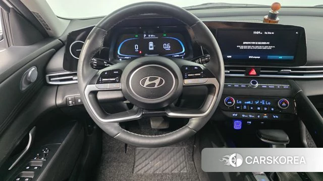 Hyundai The New Avante (CN7) 2023 Белый из Кореи, фото 3