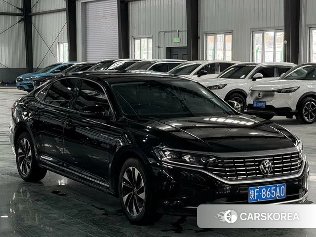 Volkswagen Passat 2022 Черный из Китая, фото 3
