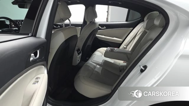 Genesis The New G70 2023 Белый из Кореи, фото 3