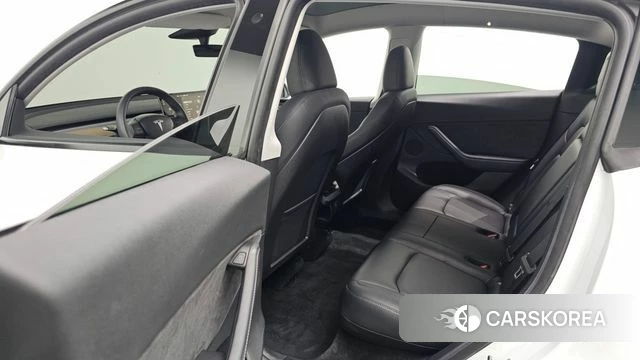 Tesla Model Y 2023 Белый из Кореи, фото 3