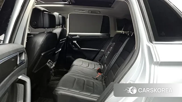 Volkswagen Tiguan second Generation 2019 Серебряный из Кореи, фото 3