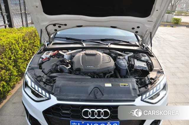 Audi A4L 2023 Белый из Китая, фото 3