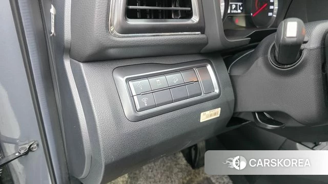Ssangyong Berry New Tivoli 2022 Светло-серебряный цвет из Кореи, фото 3