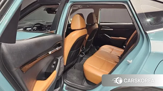 Kia The New Seltos 2023 Светло-серебряный цвет из Кореи, фото 3