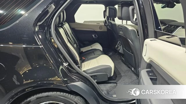 Land Rover Discovery 5 2022 Черный из Кореи, фото 3