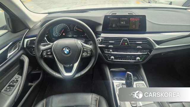 BMW 5 Series (G30) 2019 Белый из Кореи, фото 3