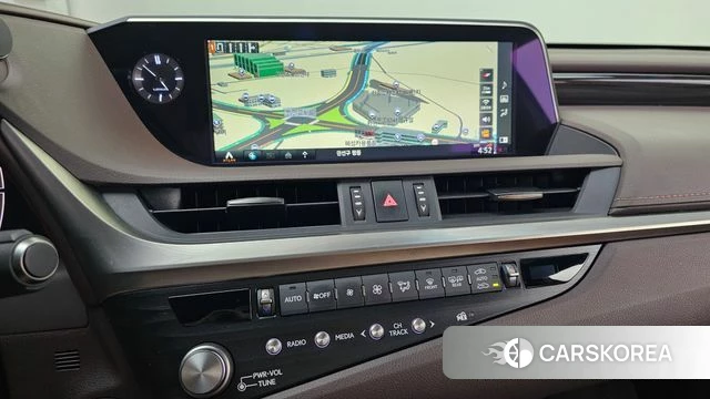 Lexus ES300h 7th generation 2021 Серый из Кореи, фото 3