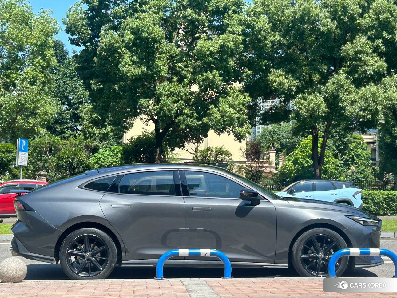 Chang'an UNI-V 2022 Серебристо-серый из Китая, фото 3