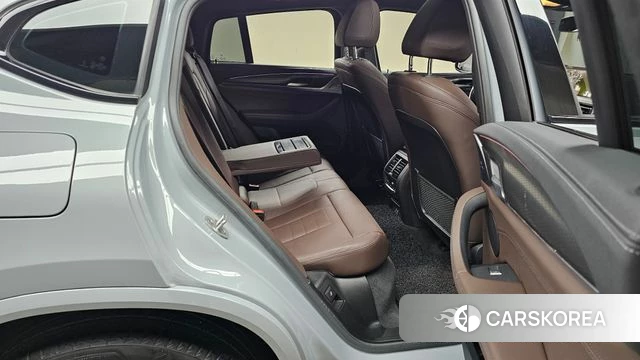 BMW X4 (G02) 2023 Серебристо-серый из Кореи, фото 3