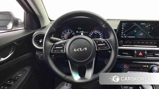 Kia The New K3 2nd generation 2024 Белый из Кореи, фото 3