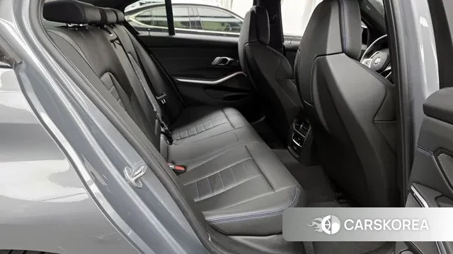 BMW 3 Series (G20) 2024 Серебряный из Кореи, фото 3