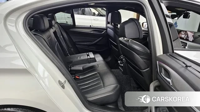 BMW 5 Series (G30) 2019 Белый из Кореи, фото 3