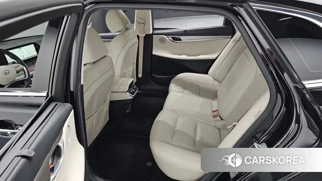 Hyundai The New Grandeur IG Hybrid 2022 Черный из Кореи, фото 3