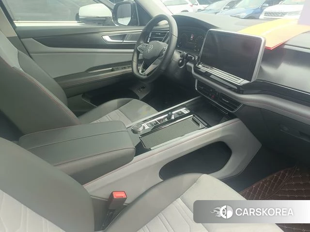 Volkswagen Tourang 2022 Черный из Китая, фото 3