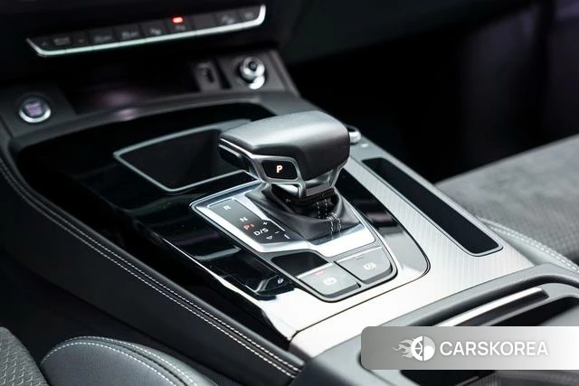 Audi Q5L Sportback 2024 Белый из Китая, фото 3
