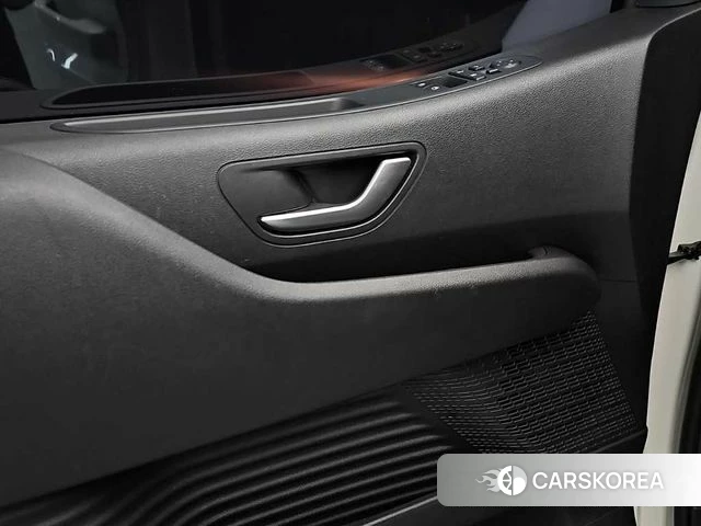 Hyundai Staria 2022 Белый из Кореи, фото 3