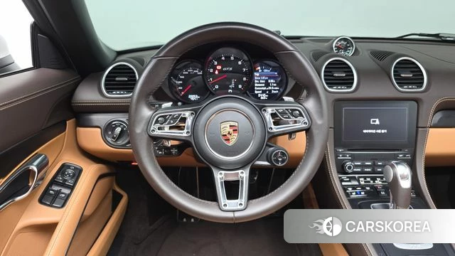Porsche 718 Boxster 2023 Серебристо-серый из Кореи, фото 3