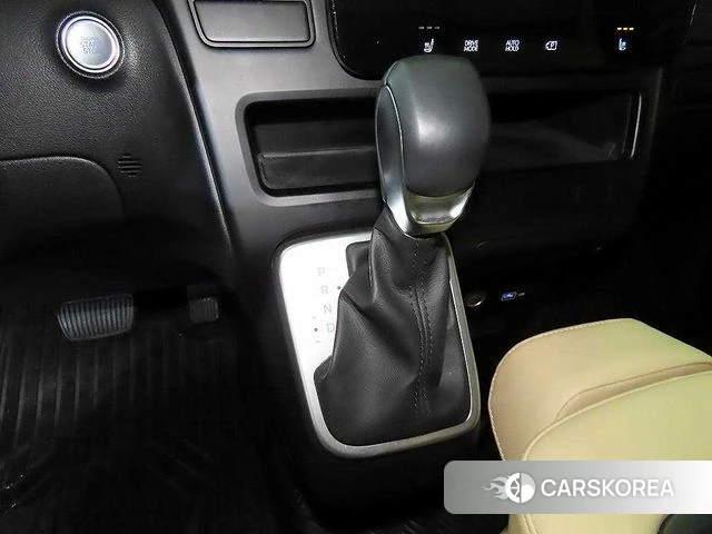 Hyundai Staria 2023 Черный из Кореи, фото 3