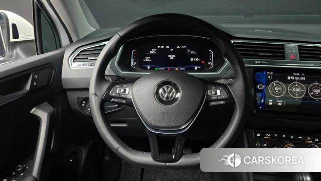 Volkswagen Tiguan second Generation 2020 Белый из Кореи, фото 3