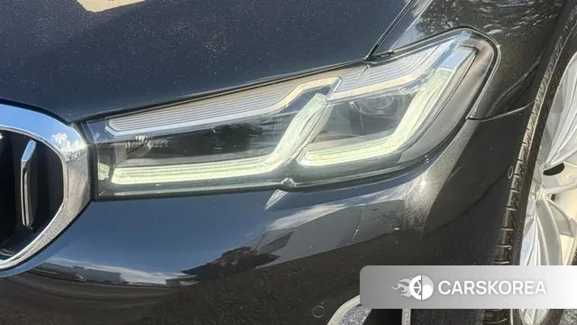 BMW 5 Series (G30) 2023 Черный из Кореи, фото 3