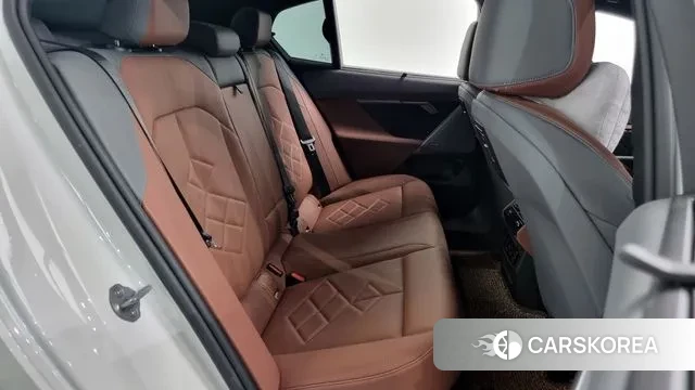 BMW 5 Series (G60) 2024 Белый из Кореи, фото 3