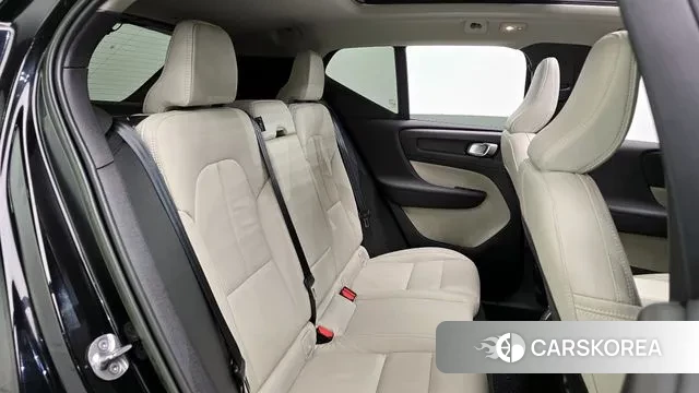 Volvo XC40 2023 Черный из Кореи, фото 3