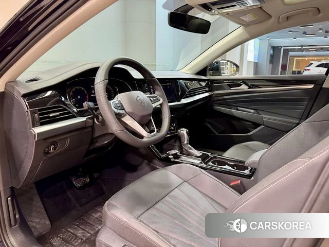 Volkswagen Passat 2025 Черный из Китая, фото 3