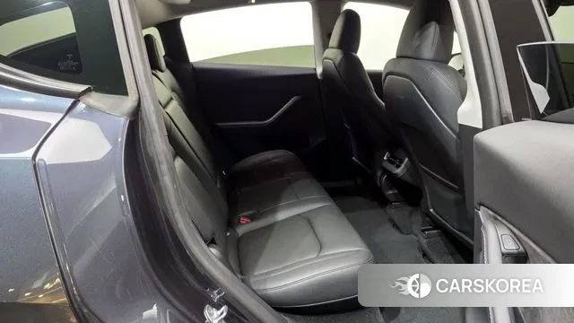 Tesla Model Y 2025 Серый из Кореи, фото 3