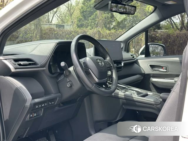 Toyota Saina 2022 Белый из Китая, фото 3