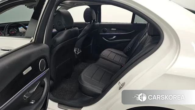 Mercedes-Benz E-Class W213 2018 Белый из Кореи, фото 3