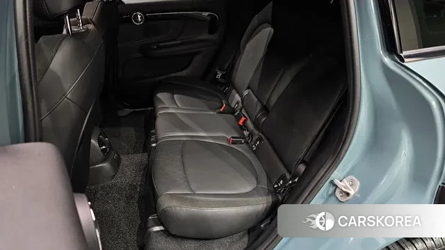 Mini Cooper S Countryman 2024 Светло-серебряный цвет из Кореи, фото 3