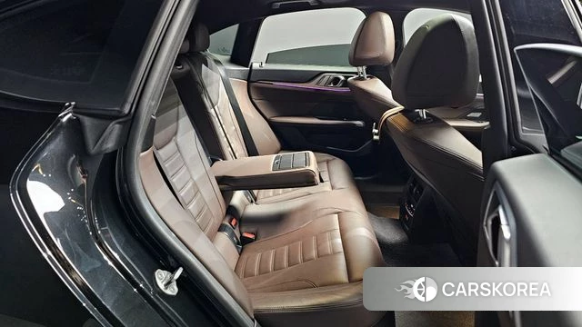 BMW 4 Series (G22) 2023 Черный из Кореи, фото 3