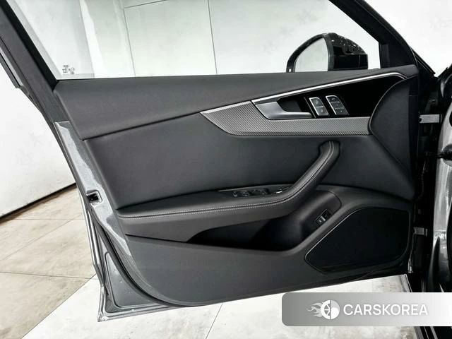 Audi A4L 2024 Темно-серый из Китая, фото 3