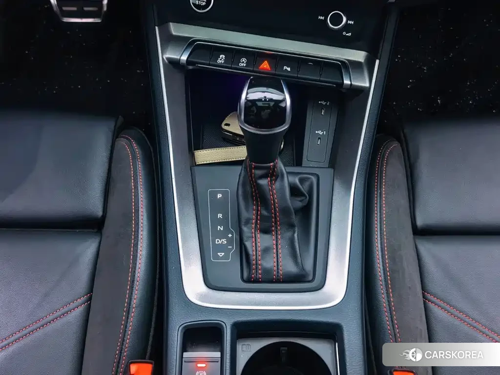 Audi Q3 Sportback 2023 Silver/gray из Китая, фото 3