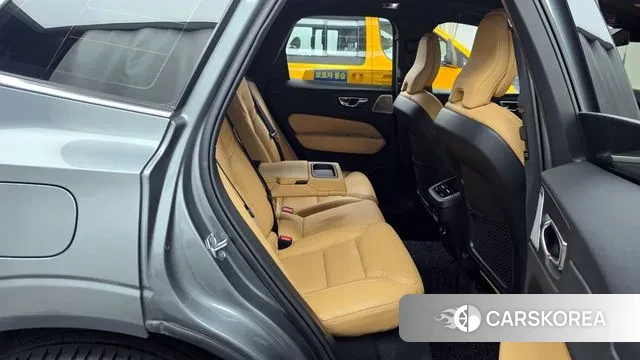 Volvo XC60 second Generation 2020 Серебристо-серый из Кореи, фото 3