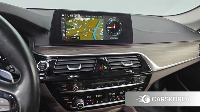 BMW 5 Series (G30) 2018 Серый из Кореи, фото 3
