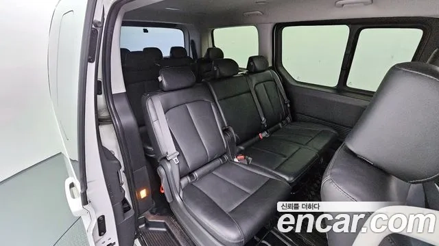 Hyundai Staria 2022 Белый из Кореи, фото 3