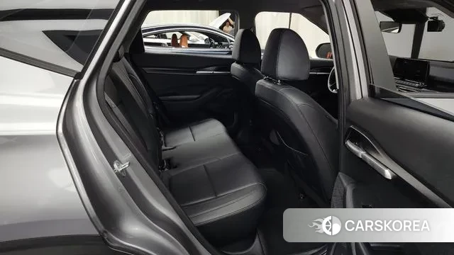 Kia Seltos 2021 Серебристо-серый из Кореи, фото 3