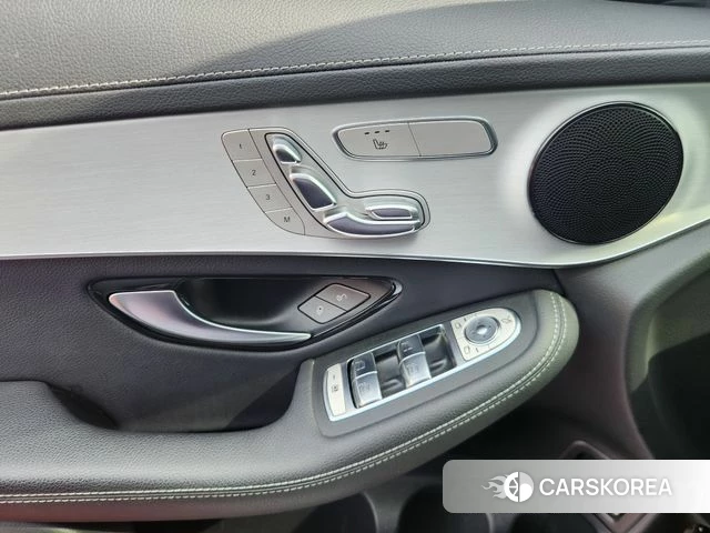 Mercedes-Benz GLC-Class X253 2020 Черный из Кореи, фото 3